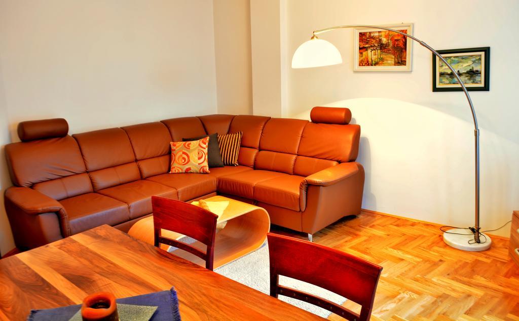 Apartments Elena โอครีด ภายนอก รูปภาพ