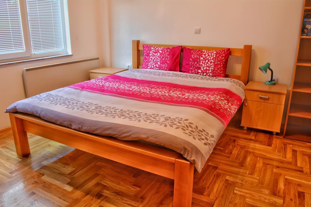 Apartments Elena โอครีด ภายนอก รูปภาพ