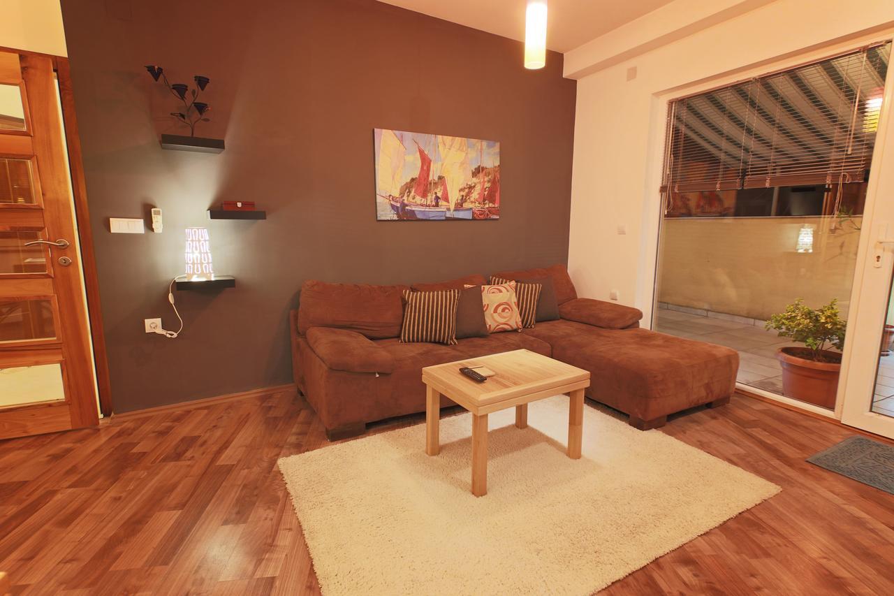 Apartments Elena โอครีด ภายนอก รูปภาพ