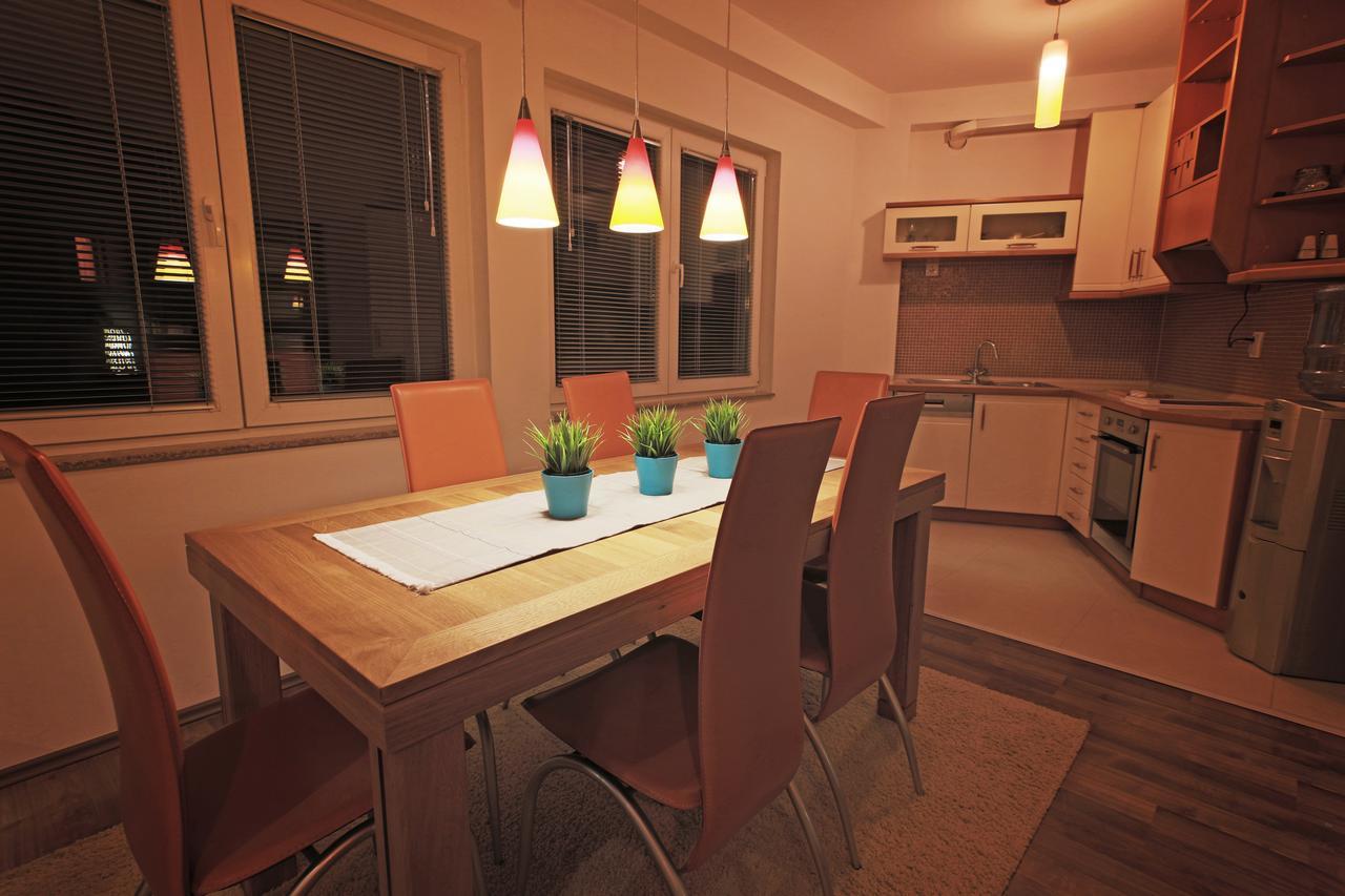 Apartments Elena โอครีด ภายนอก รูปภาพ